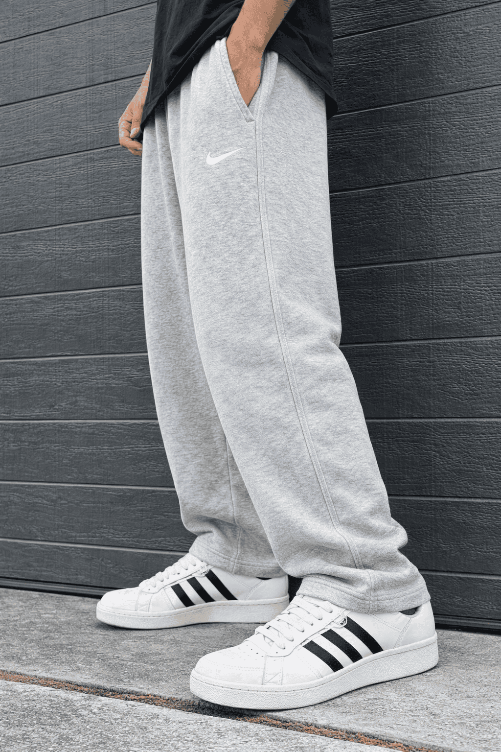 Premium Wide-Fit Sweatpants - بنطلون وايد بريميوم