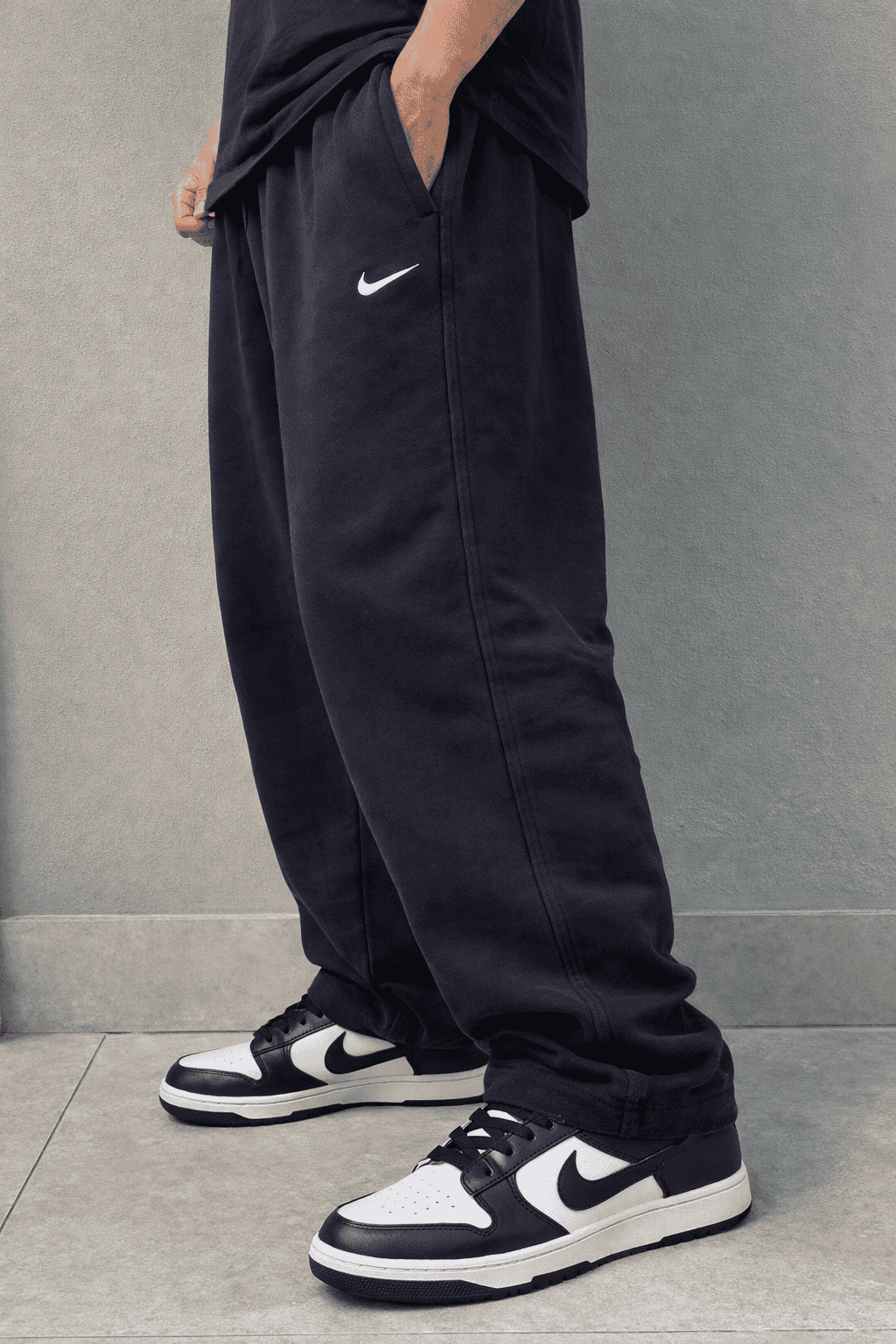 Premium Wide-Fit Sweatpants - بنطلون وايد بريميوم